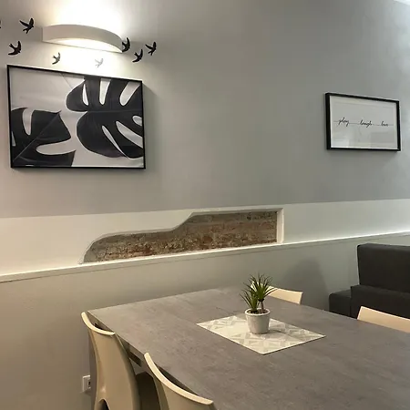 Bilocale Nell'antico Ghetto Ebraico Διαμέρισμα